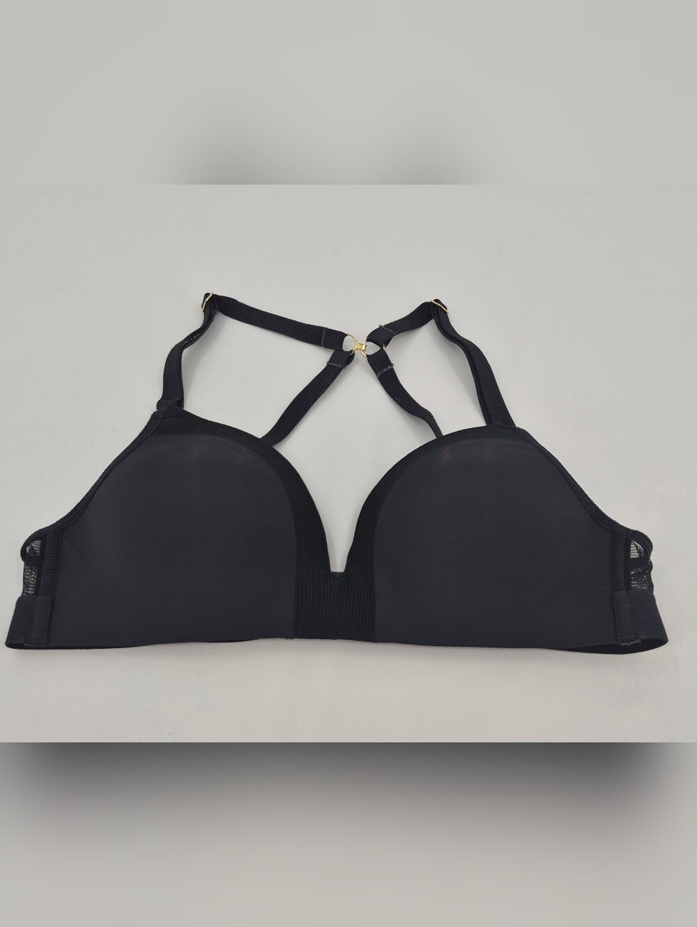 Lively Wireless Lightly Lined Plunge J-hook on back Bra size 34A Black